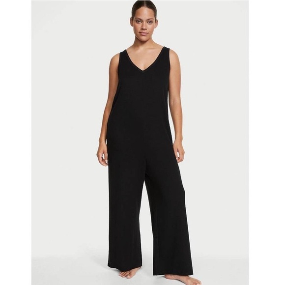 Victoria’s Secret Glow Waffle Knit Black Wide Leg Jumpsuit Size Medium - Picture 1 of 6
